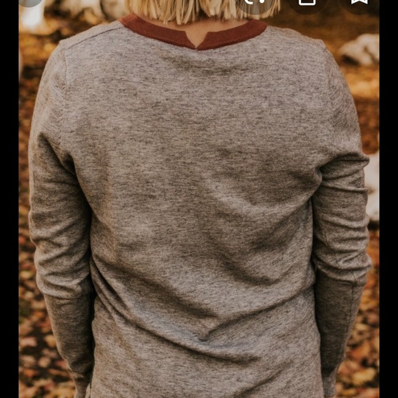 ISO Roolee Tesla Color Block Sweater - Picture 3 of 3